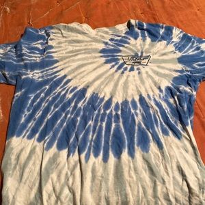 Man’s tie tied t shirt size L